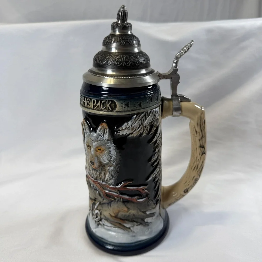 King Jody Bergsma Power of the Pack Wolf Stein Unisex OS Blue Limited Edition